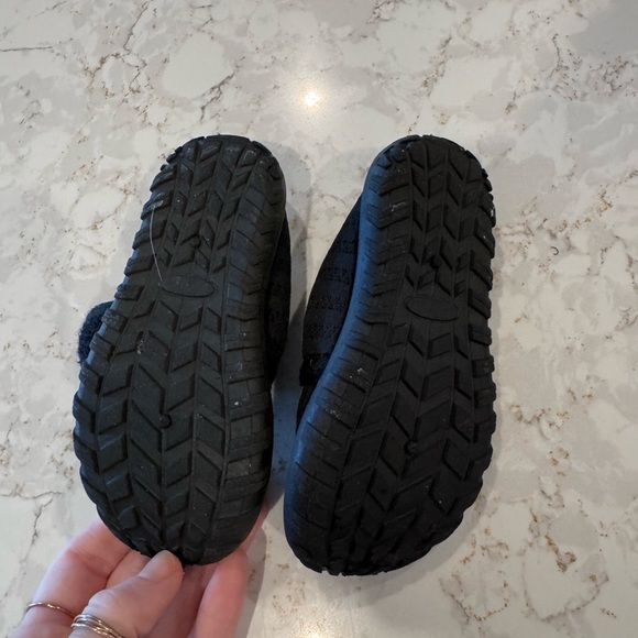 Kids Black Water Shoes - Velcro 5T - Picture 3 of 7